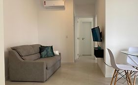 Apartamento aconchegante a uma quadra da praia nos Ingleses N1408